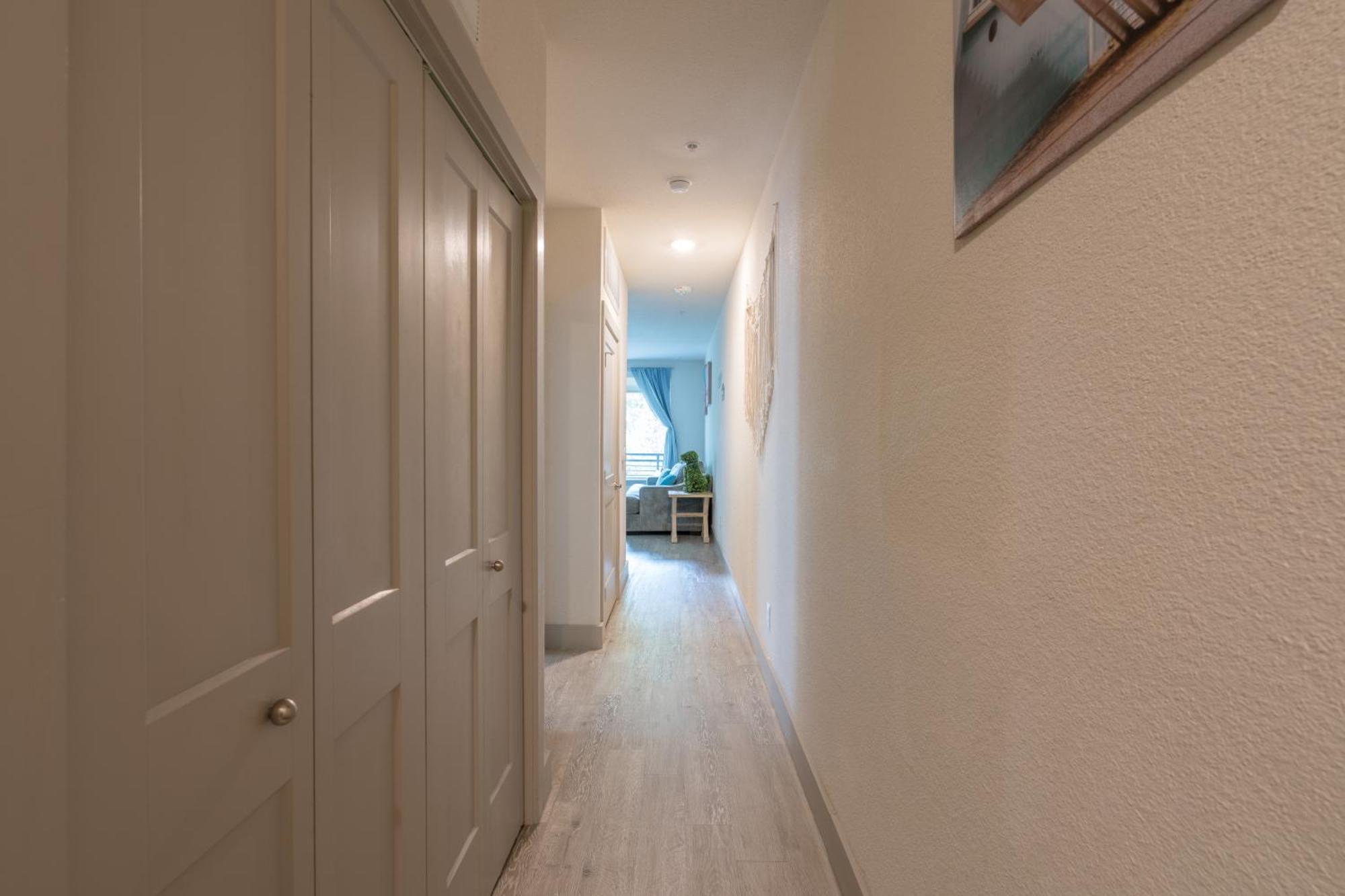 Apartment Riverwalk And Pool View With King Bed Infinity Pool Gym Free Parking