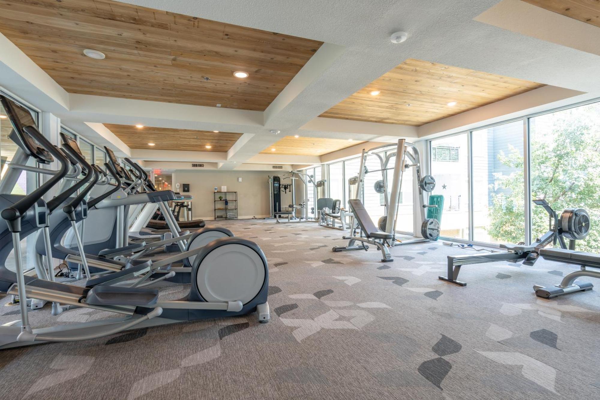 Riverwalk And Pool View With King Bed Infinity Pool Gym Free Parking