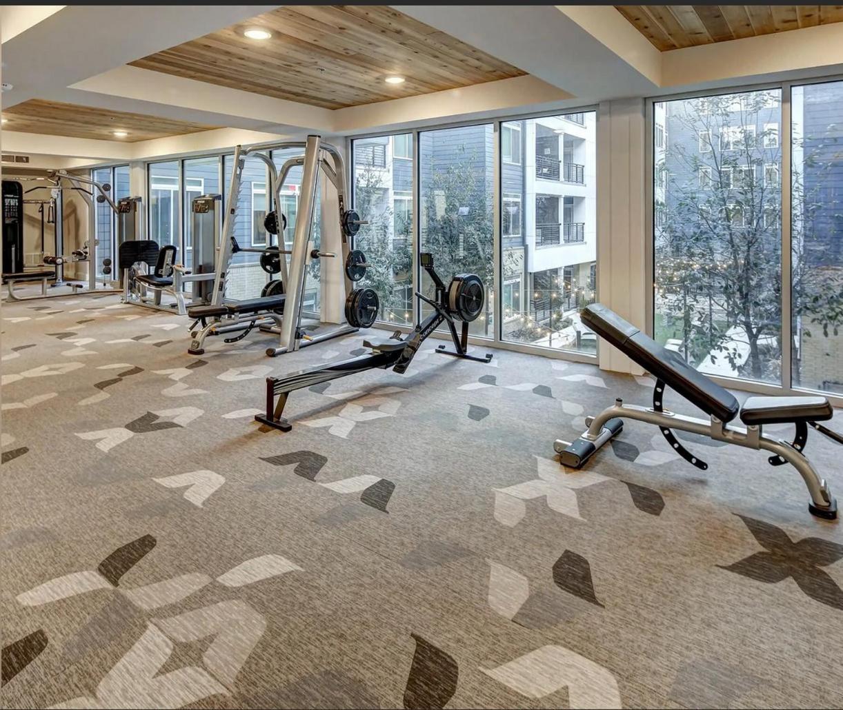 Riverwalk And Pool View With King Bed Infinity Pool Gym Free Parking Apartment San Antonio