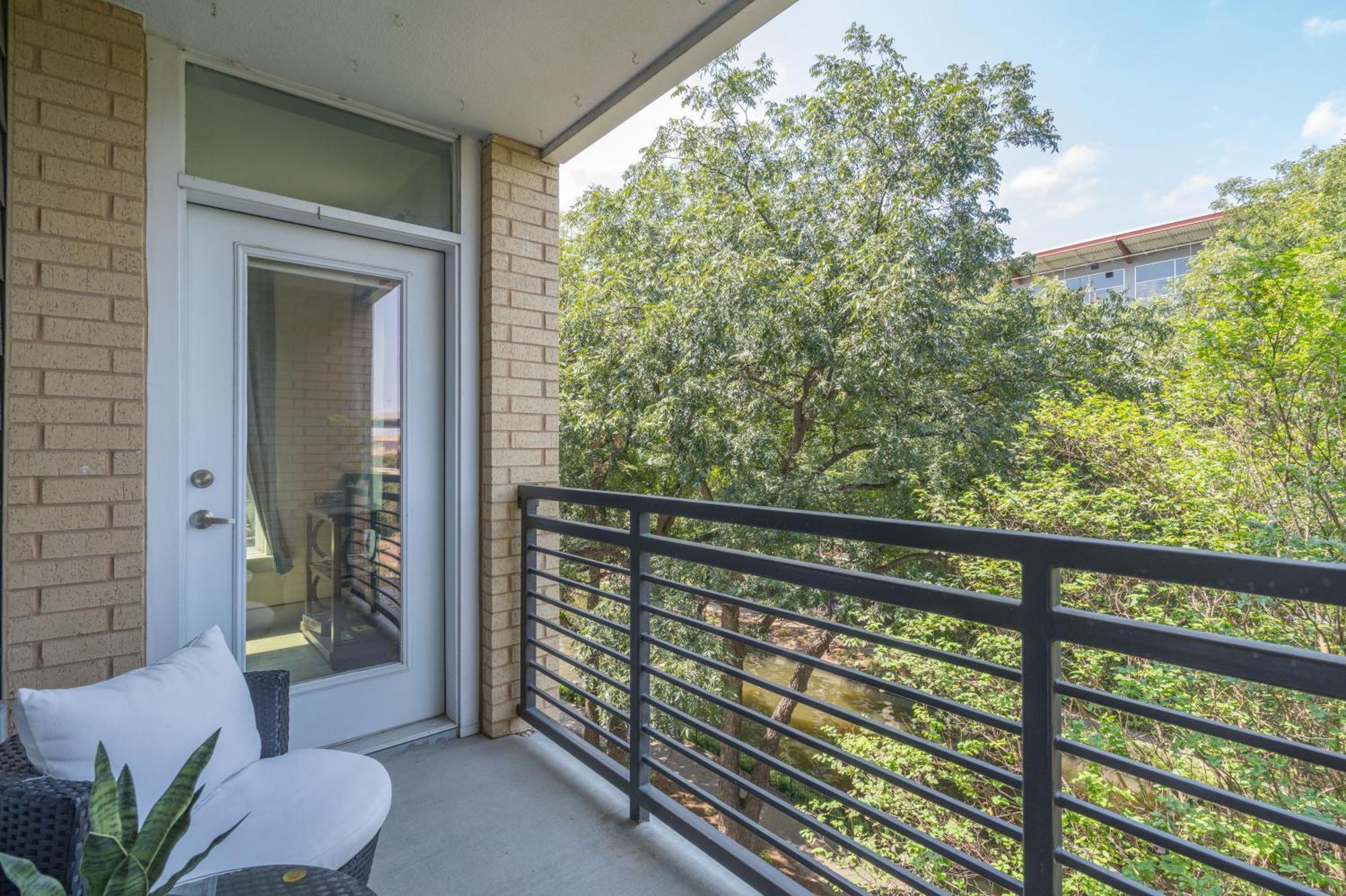Apartment Riverwalk And Pool View With King Bed Infinity Pool Gym Free Parking *
