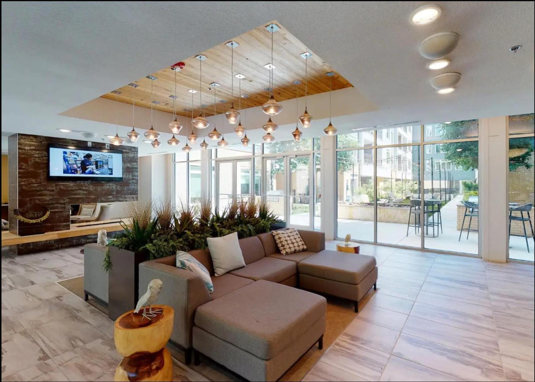 Apartment Riverwalk And Pool View With King Bed Infinity Pool Gym Free Parking *